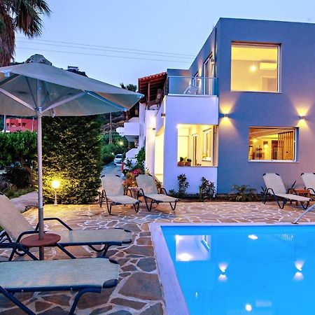 Irida Guesthouse By The Pool 플라키아스 외부 사진
