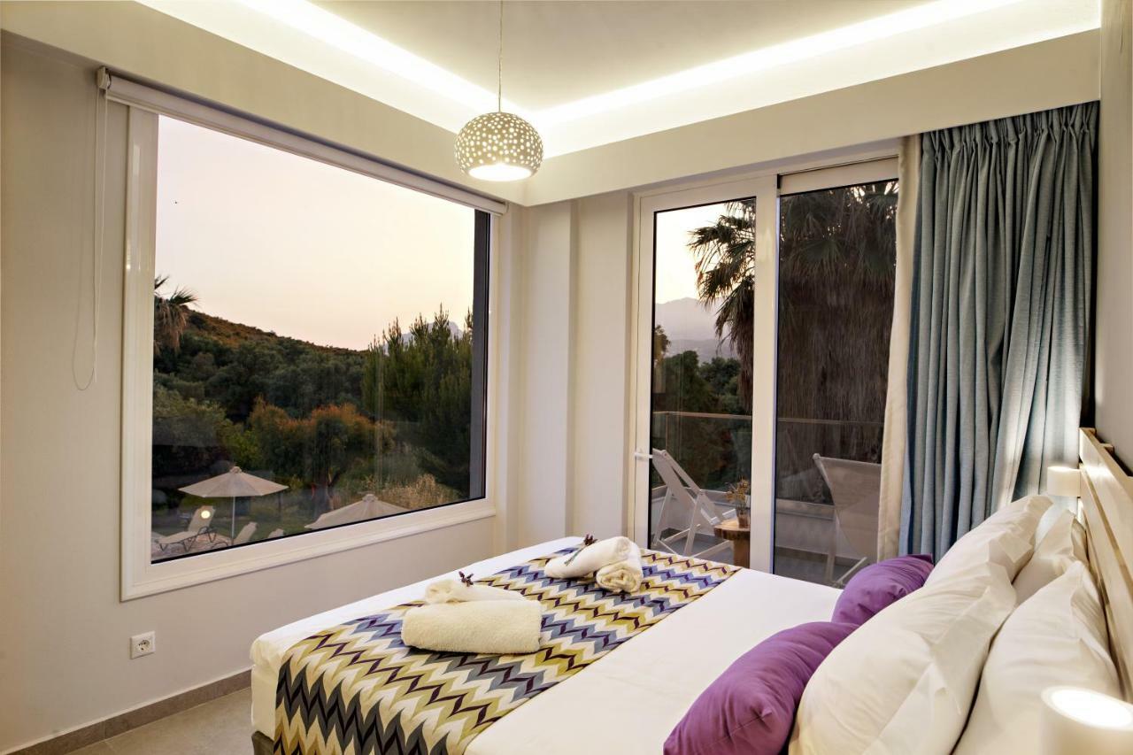 Irida Guesthouse By The Pool 플라키아스 외부 사진